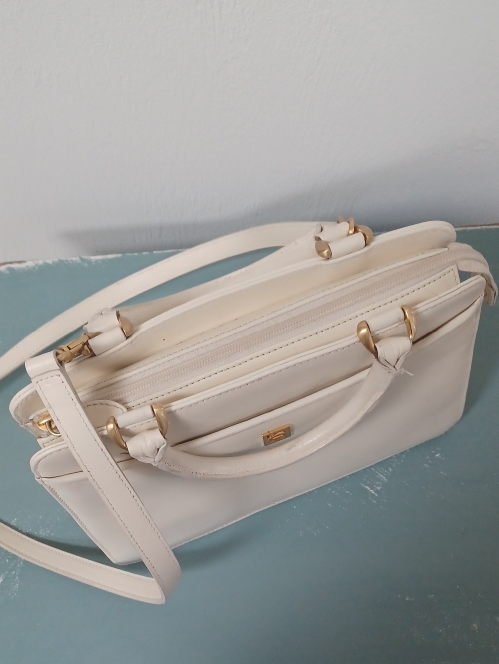 Genuine Leather Etienne Aigner Satchel Bag With Strap - Picture 5 of 16
